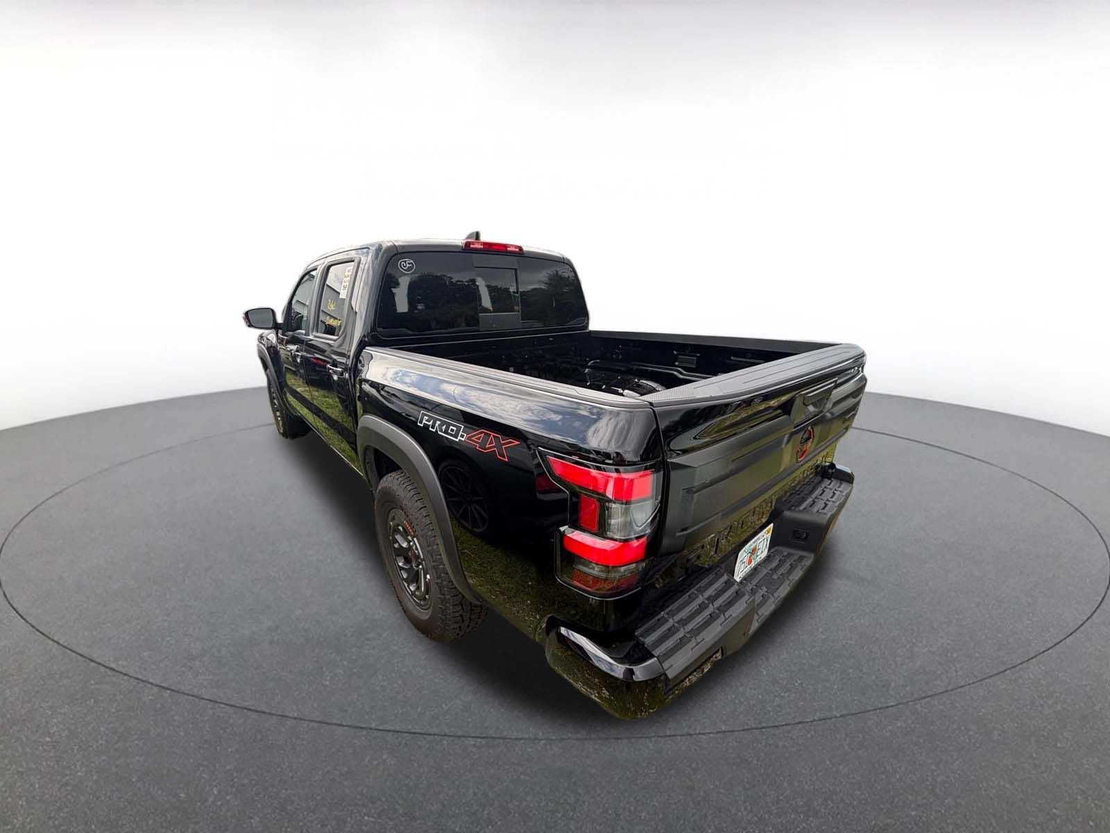 Used 2026 Nissan Frontier PRO-4X AWD/4WD image 8