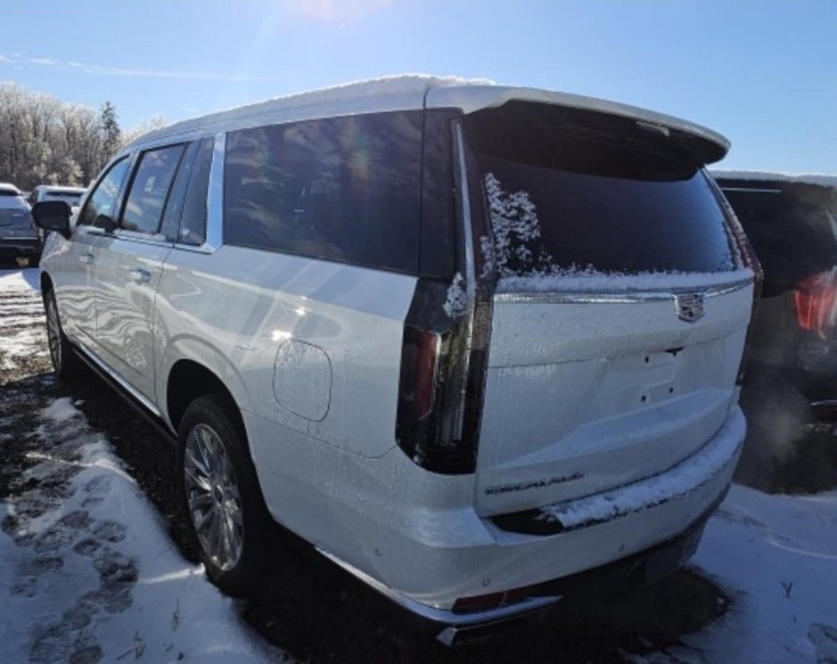 Used 2024 Cadillac Escalade ESV Premium Luxury w/ Performance Package AWD/4WD image 6