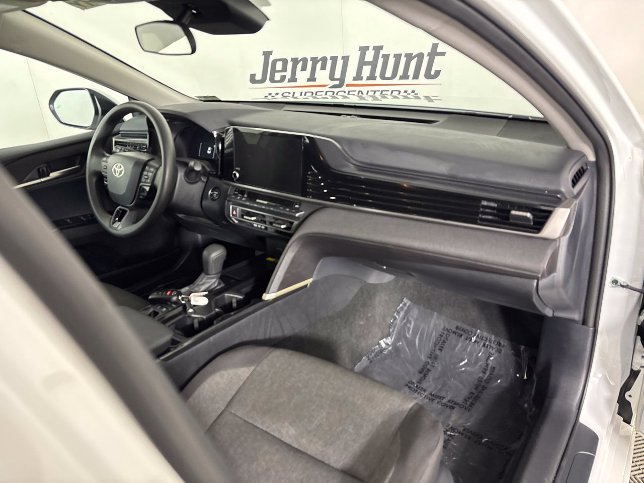 Used 2026 Toyota Camry LE FWD image 35