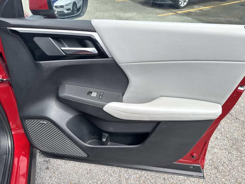 Used 2025 Mitsubishi Outlander AWD image 14