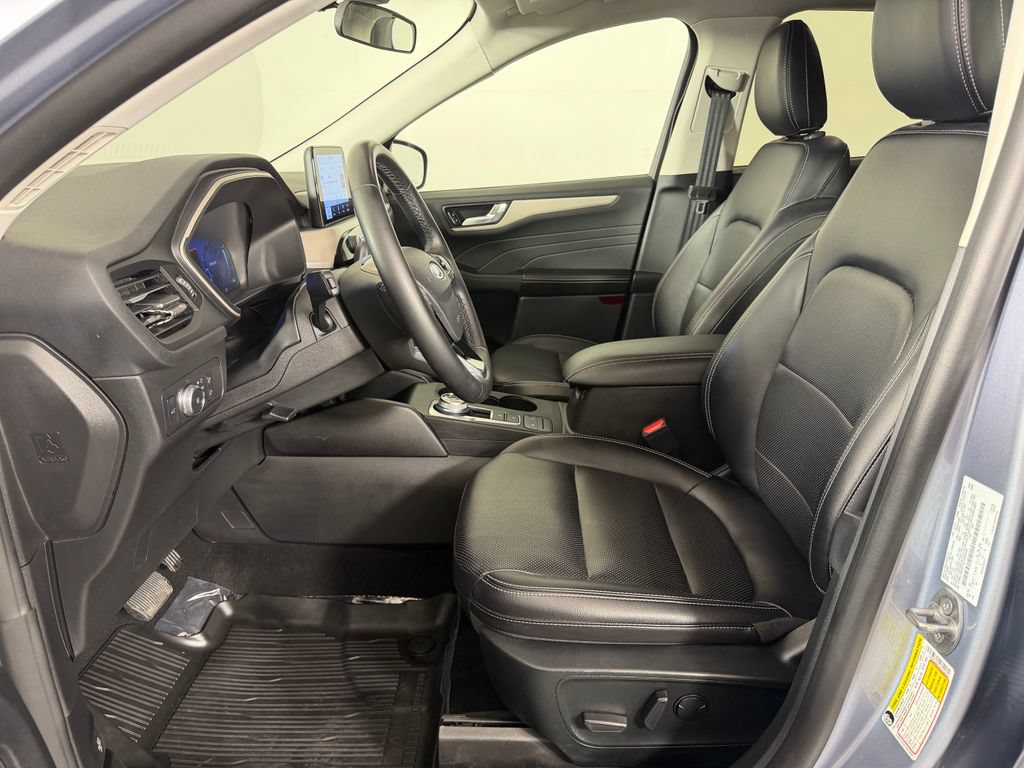 Used 2022 Ford Escape SEL w/ Technology Package AWD/4WD image 18
