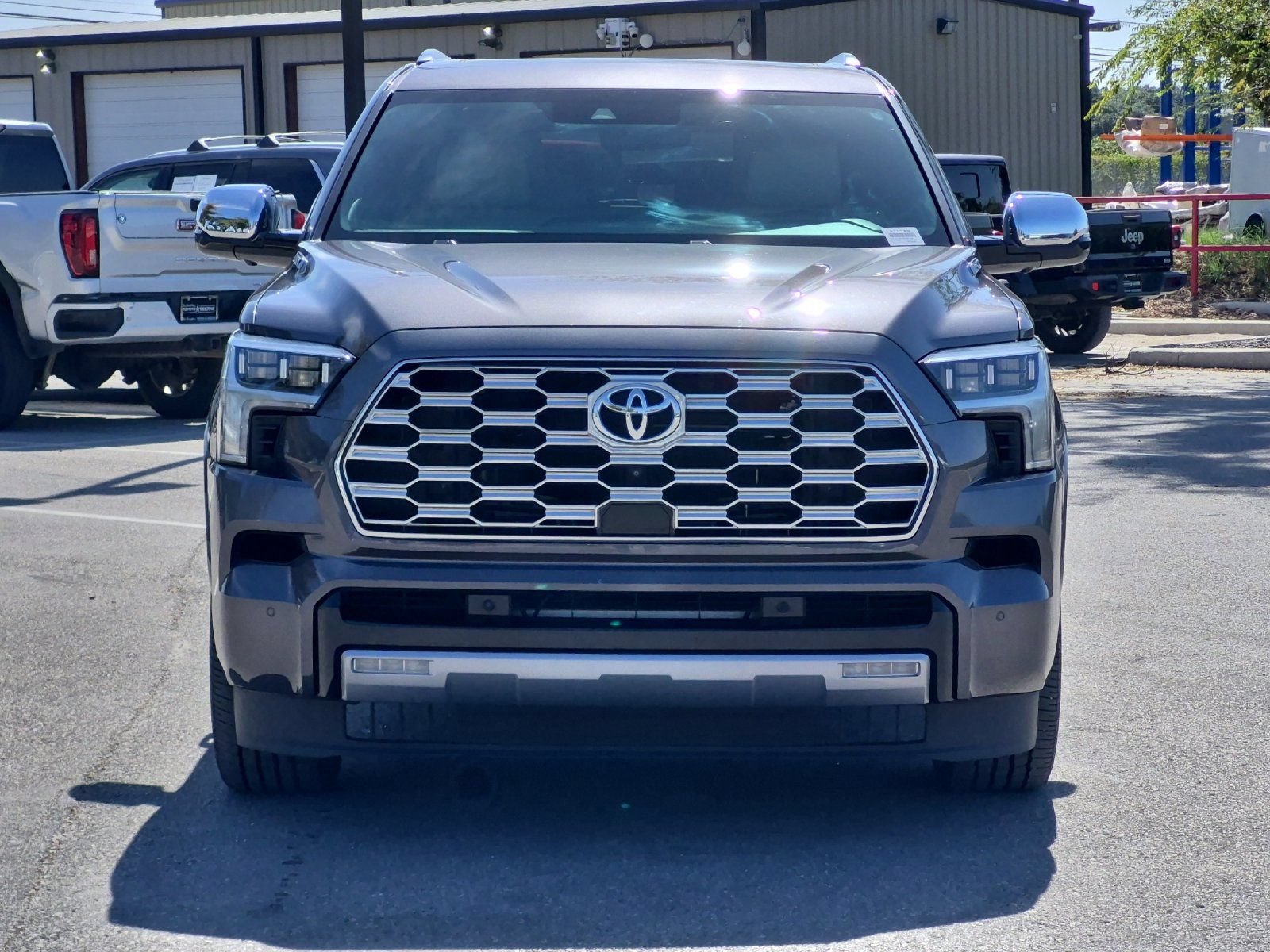 Used 2023 Toyota Sequoia Capstone AWD/4WD image 8