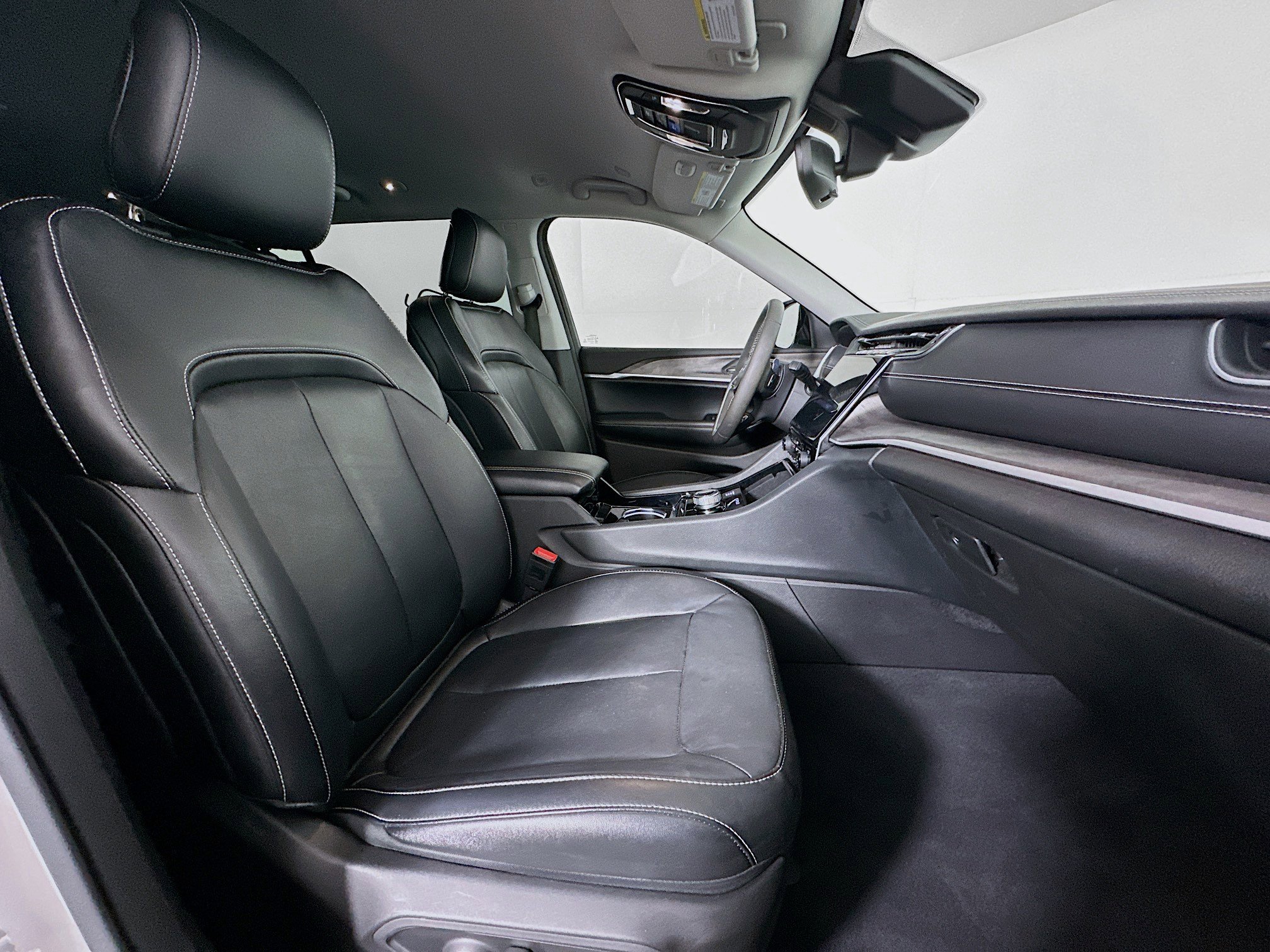 Used 2023 Jeep Grand Cherokee L Limited image 33