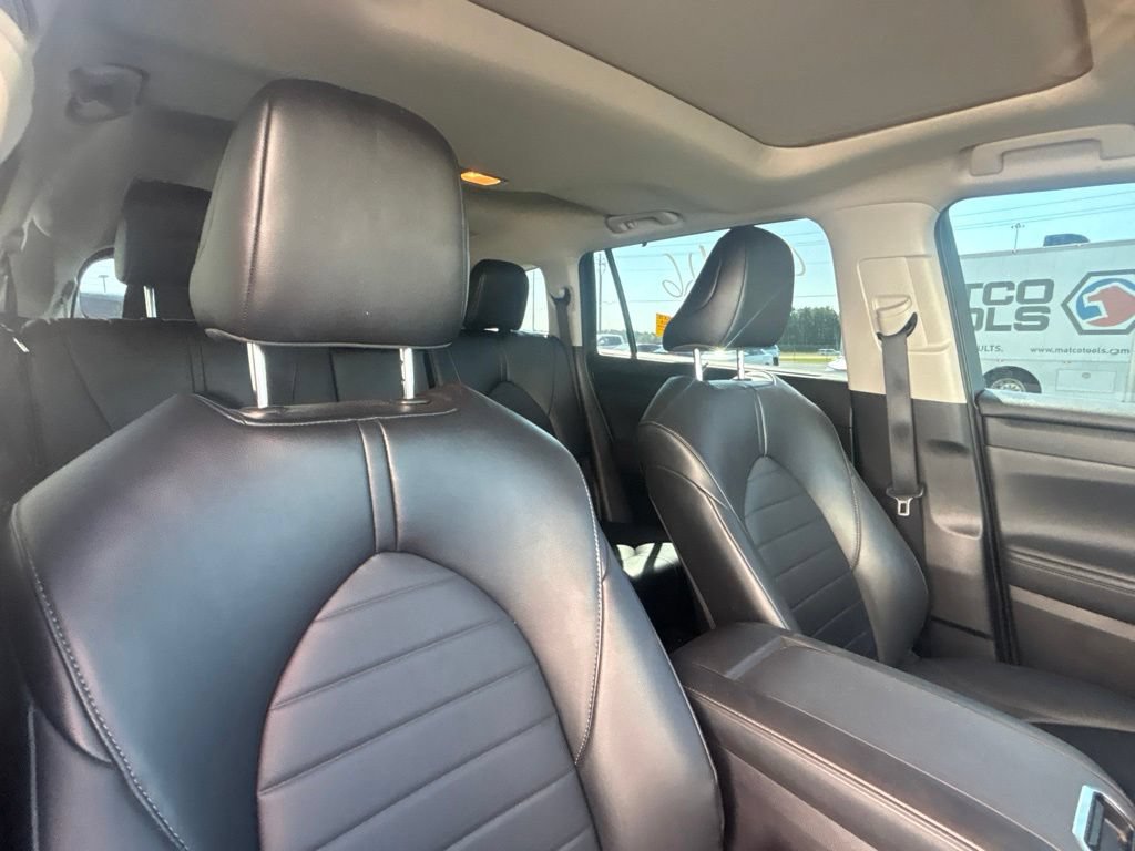 Used 2022 Toyota Highlander XLE AWD/4WD image 20