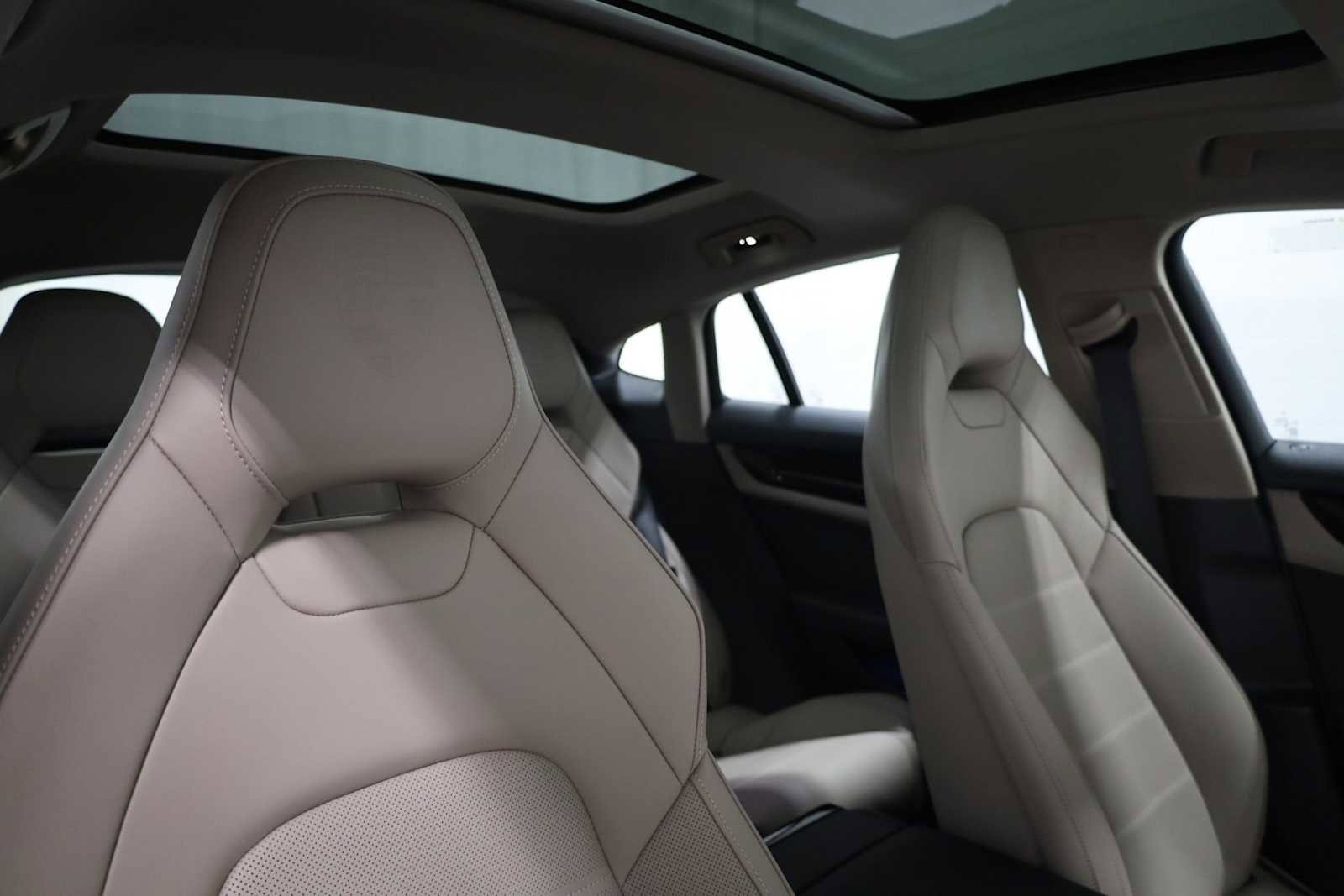 New 2025 Porsche Panamera 4 image 21