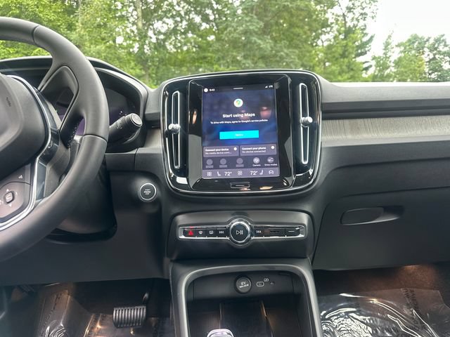 Used 2024 Volvo XC40 B5 Plus AWD/4WD image 22