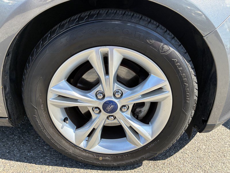 Used 2013 Ford Focus SE w/ SE Winter Pkg FWD image 18