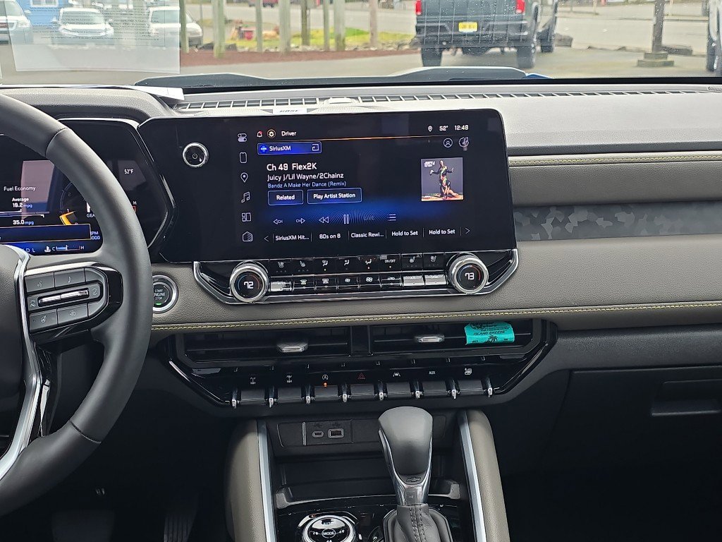 Used 2025 Chevrolet Colorado ZR2 w/ Technology Package image 23