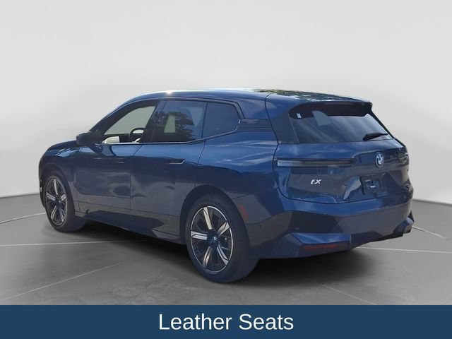 Used 2024 BMW iX xDrive50 w/ Sport Package AWD/4WD image 5