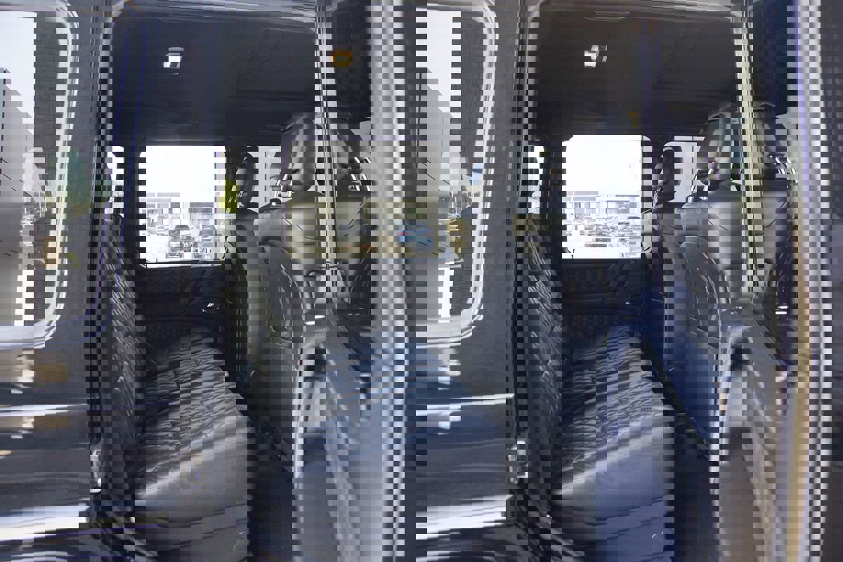 Used 2015 Mercedes-Benz G 63 AMG 4MATIC w/ PA6 Package image 36