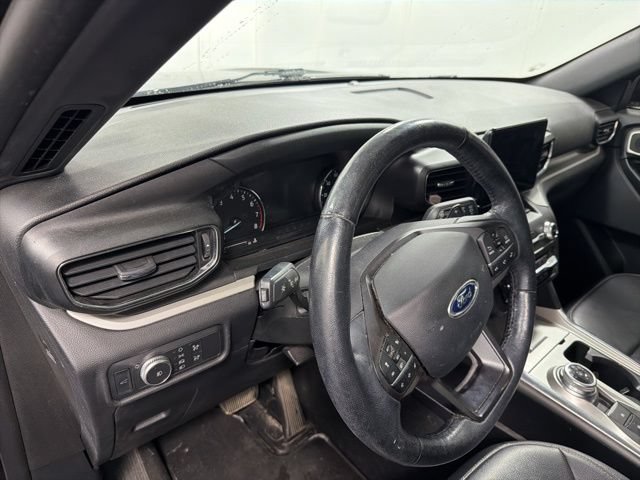 Used 2020 Ford Explorer XLT w/ Equipment Group 202A AWD/4WD image 21