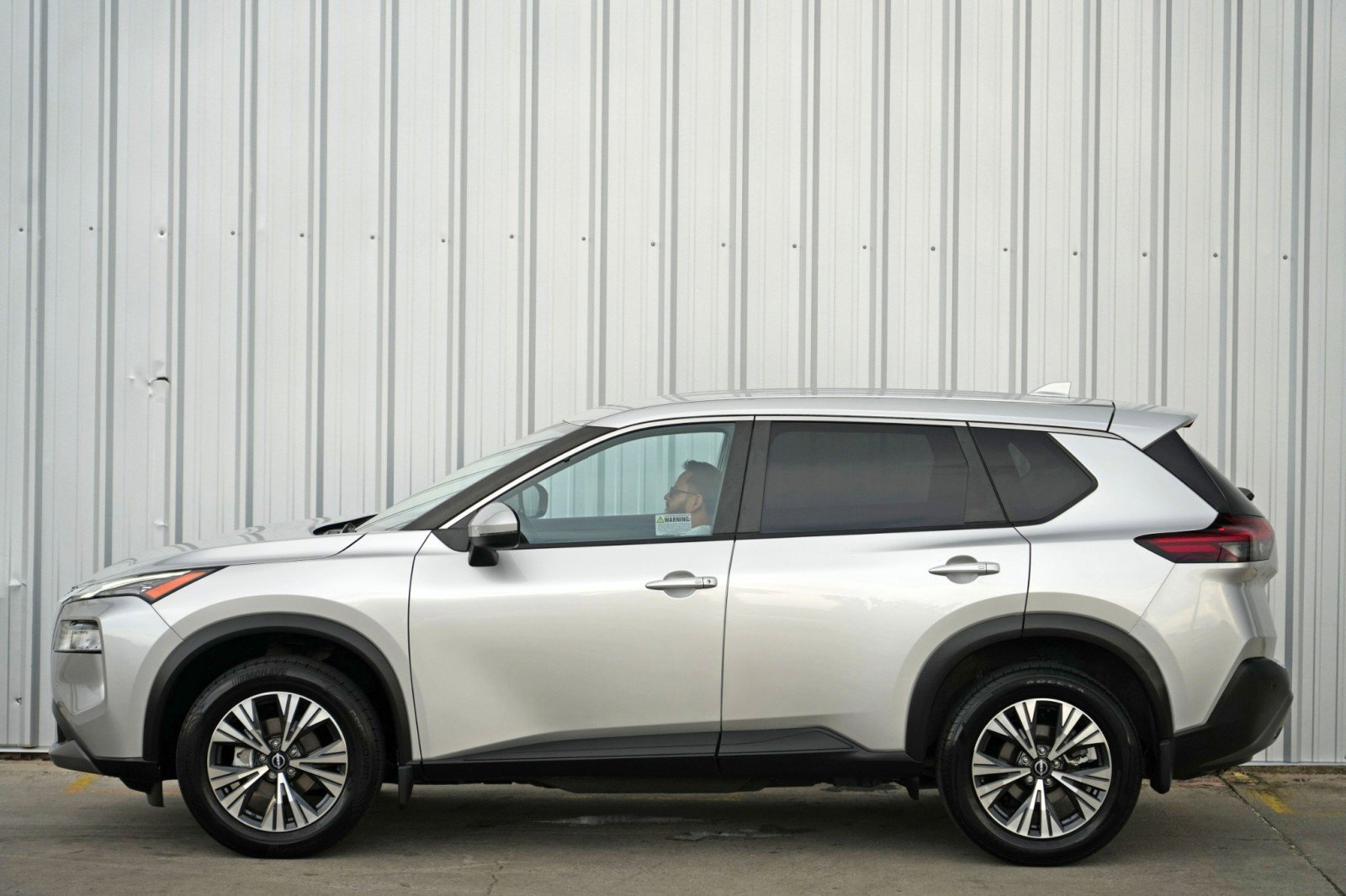 Used 2023 Nissan Rogue SV image 44