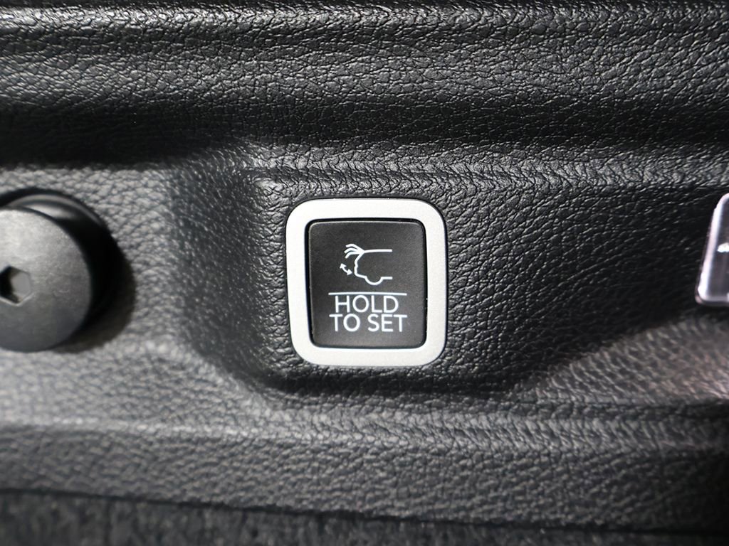 Used 2023 Jeep Grand Cherokee L Overland AWD/4WD image 65