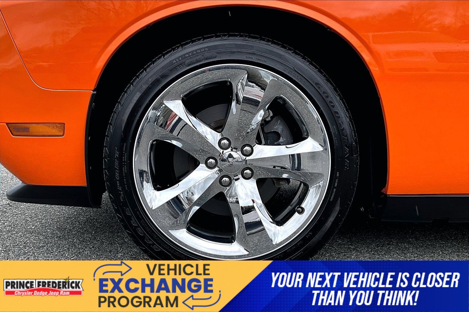 Used 2014 Dodge Challenger SXT Plus RWD image 8