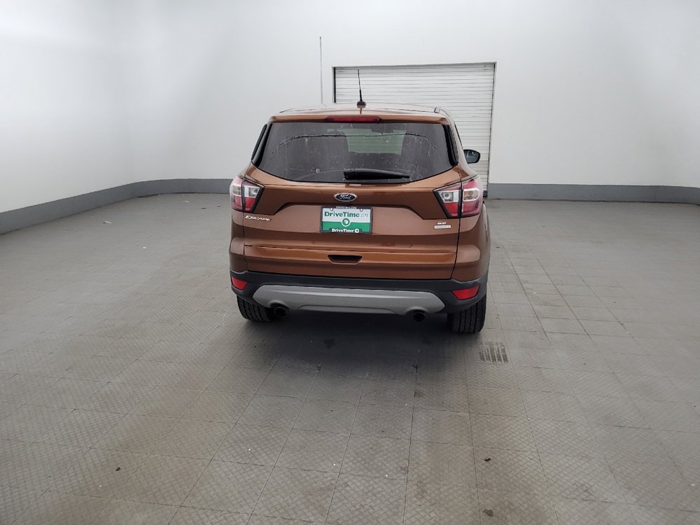Used 2017 Ford Escape SE w/ SE Cold Weather Package FWD image 7