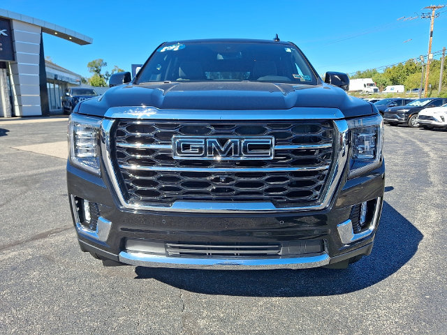 Certified 2024 GMC Yukon SLT w/ SLT Luxury Package AWD/4WD image 2