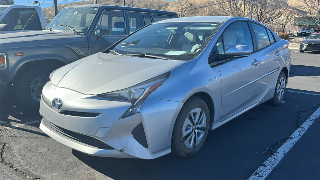 Used 2016 Toyota Prius Four image 3
