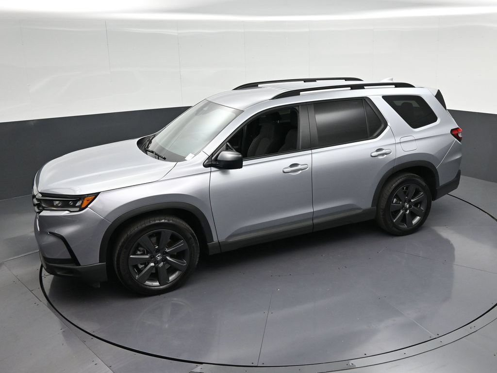 Used 2025 Honda Pilot Sport image 23