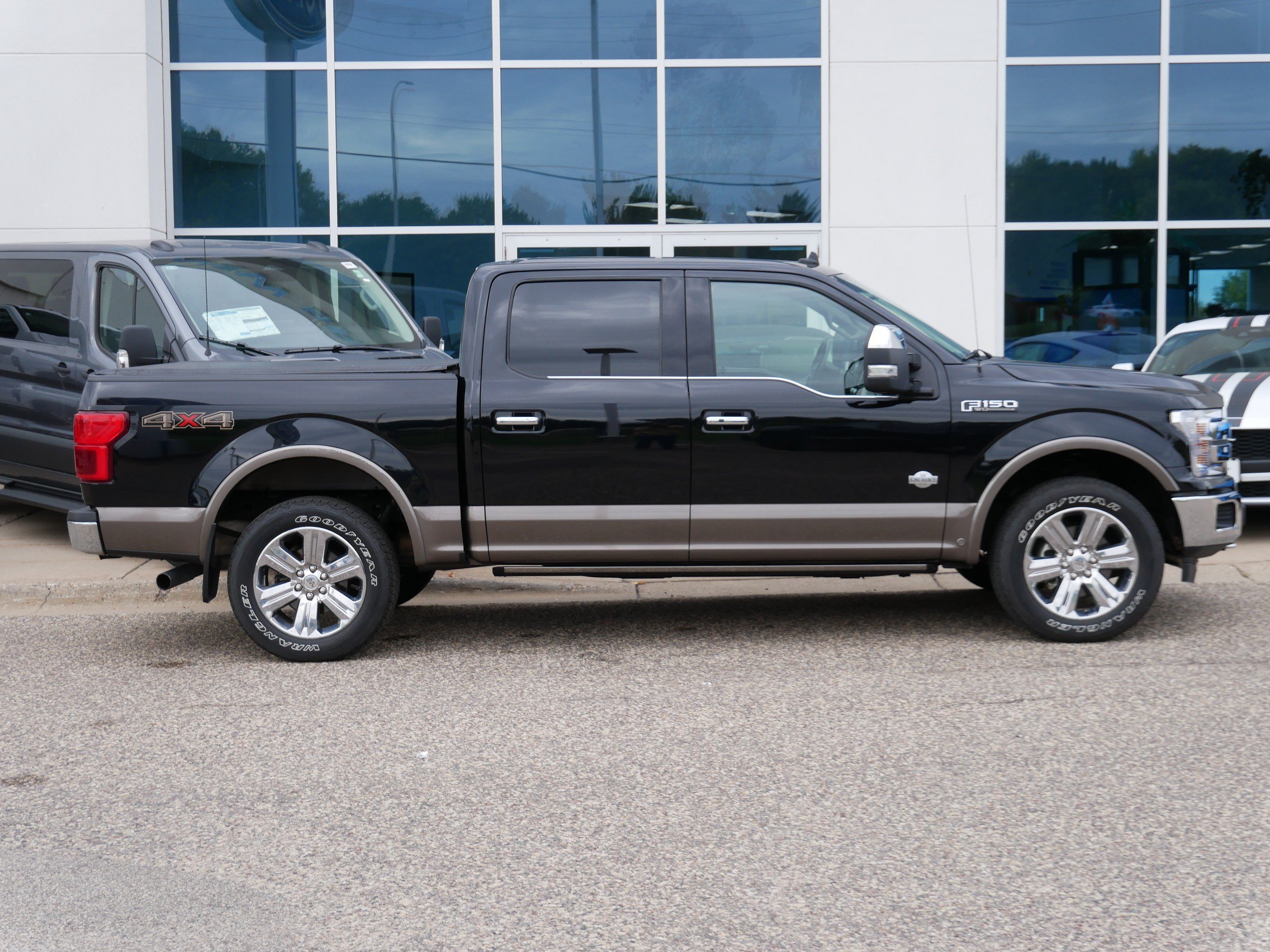 Used 2019 Ford F150 King Ranch w/ Equipment Group 601A Luxury AWD/4WD image 2