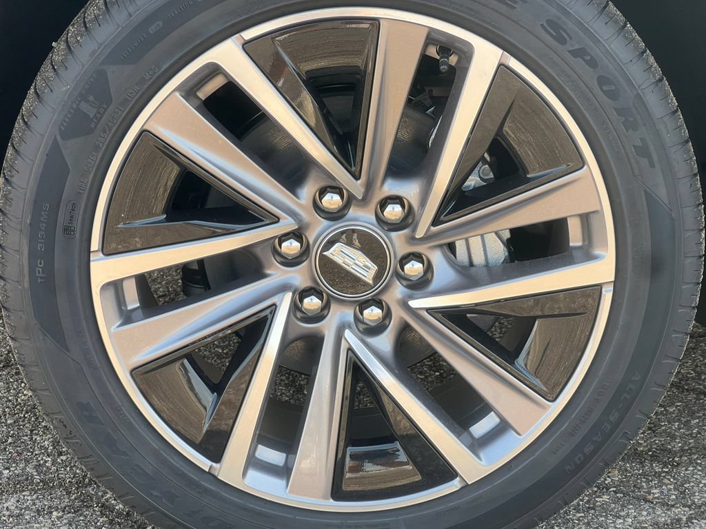 New 2027 Cadillac Vistiq Sport w/ LPO, Floor Liner Package AWD/4WD image 9
