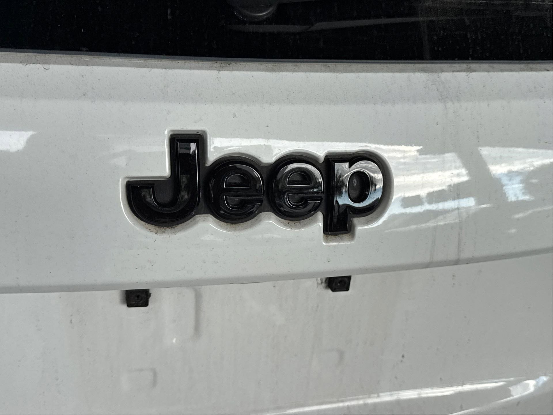 Used 2021 Jeep Grand Cherokee Laredo X image 20