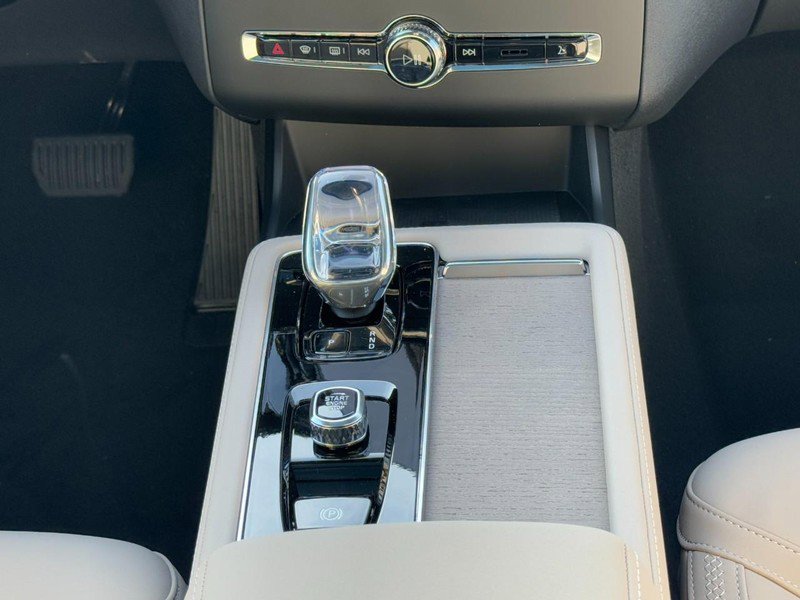 New 2026 Volvo XC90 T8 Plus w/ Protection Package image 9