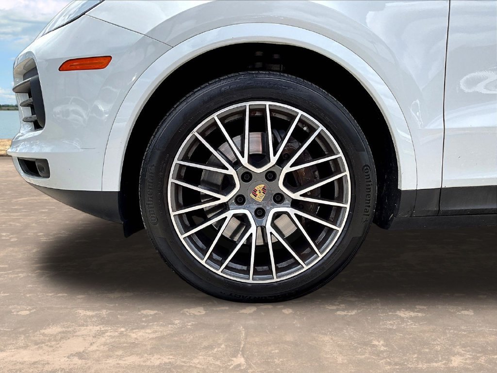 Used 2023 Porsche Cayenne AWD/4WD image 31