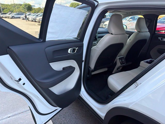 New 2026 Volvo XC40 B5 Ultra w/ Protection Package Premier AWD/4WD image 10