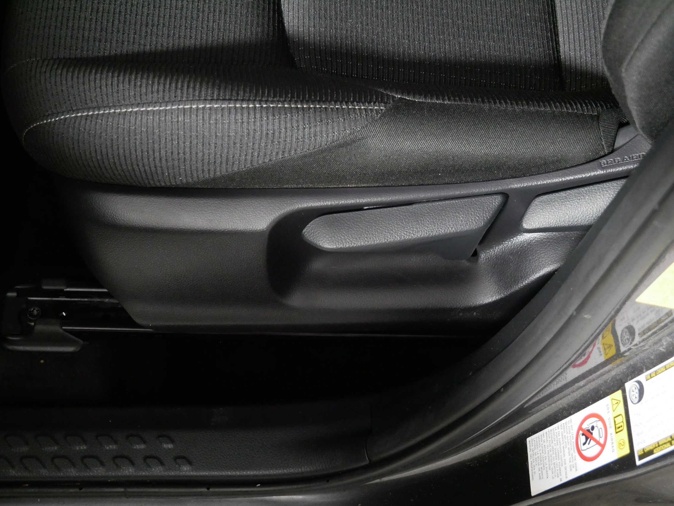 Used 2019 Toyota C-HR XLE FWD image 20
