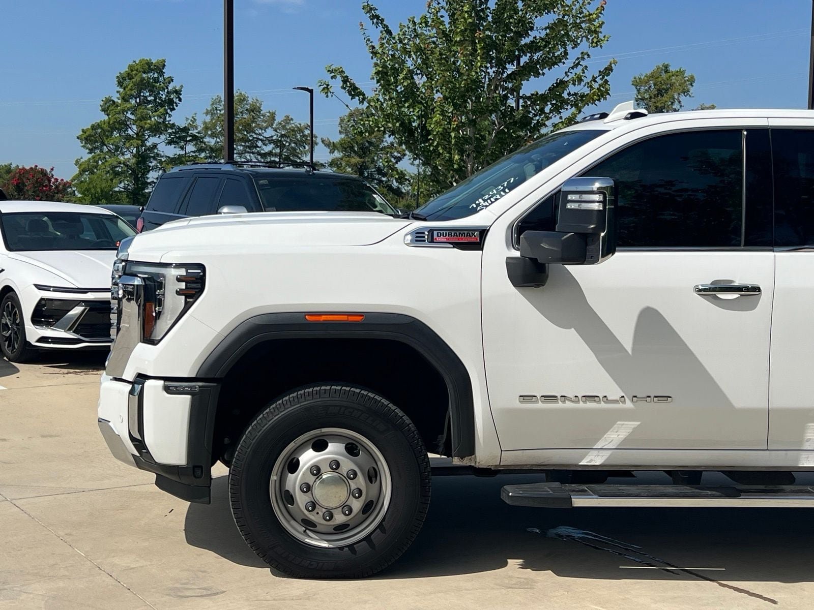 Used 2024 GMC Sierra 3500 Denali w/ Denali Reserve Package AWD/4WD image 8