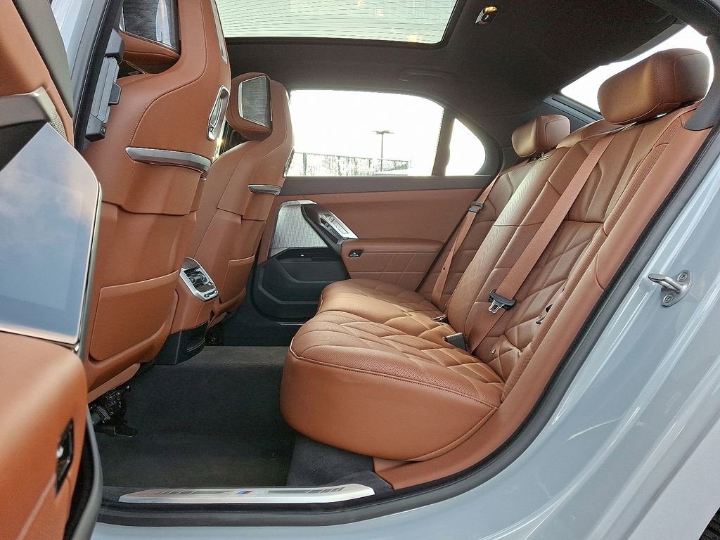 Certified 2023 BMW 760i xDrive image 13