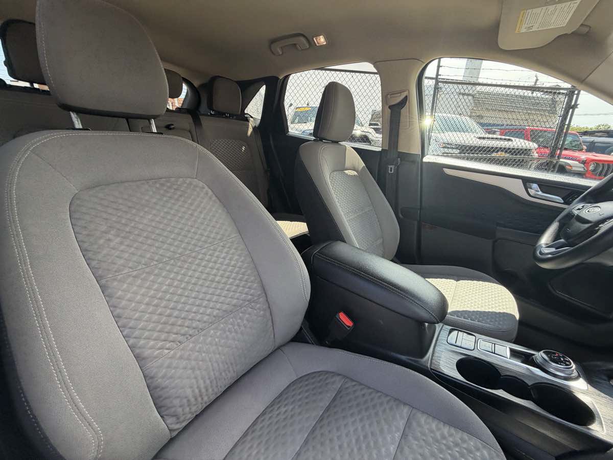 Used 2020 Ford Escape SE FWD image 22