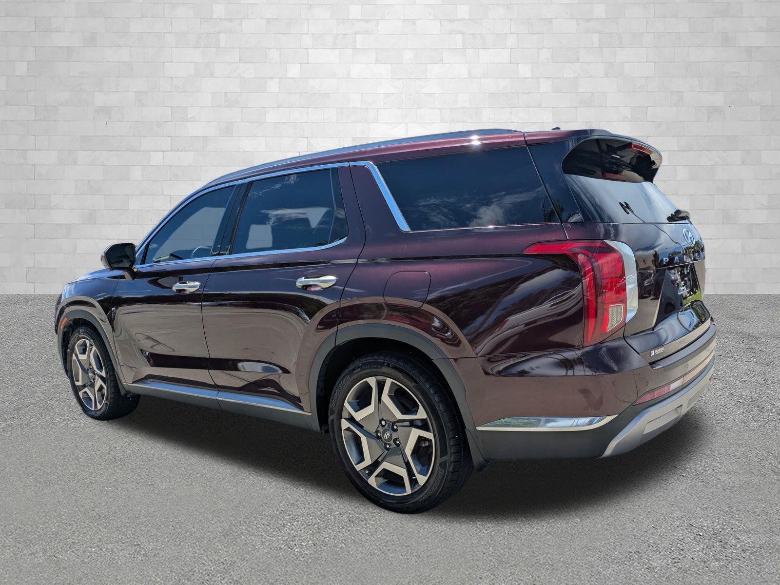 Used 2023 Hyundai Palisade Limited FWD image 4