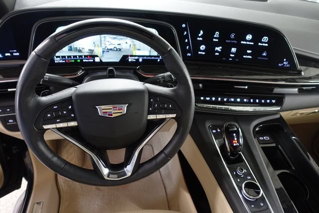 Used 2023 Cadillac Escalade Premium Luxury AWD/4WD image 12