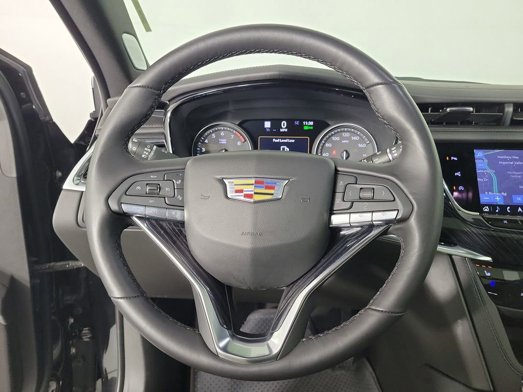 Used 2025 Cadillac XT6 Premium Luxury w/ Technology Package image 22