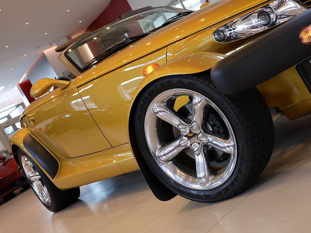 Used 2002 Chrysler Prowler RWD image 11