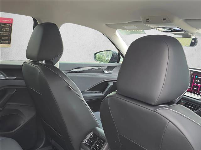 Used 2025 Volkswagen Tiguan SE image 20