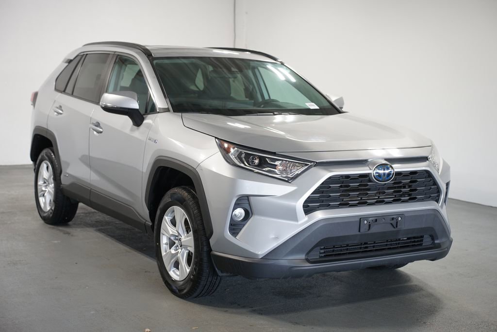 Used 2019 Toyota RAV4 XLE image 3
