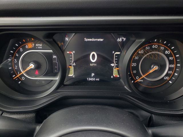 Used 2024 Jeep Wrangler Unlimited Sahara AWD/4WD image 16