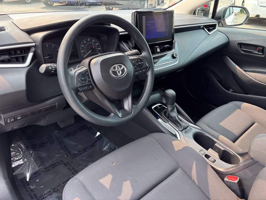 Used 2025 Toyota Corolla LE FWD image 16