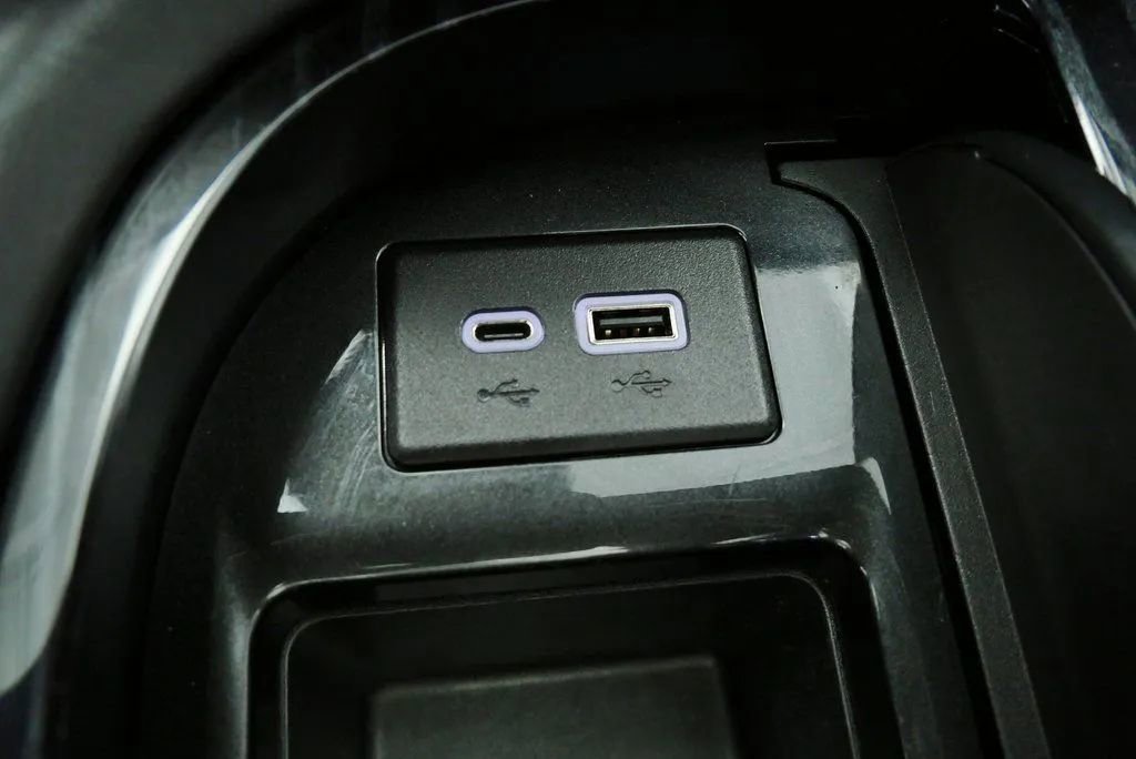 Used 2023 Cadillac Escalade V image 37