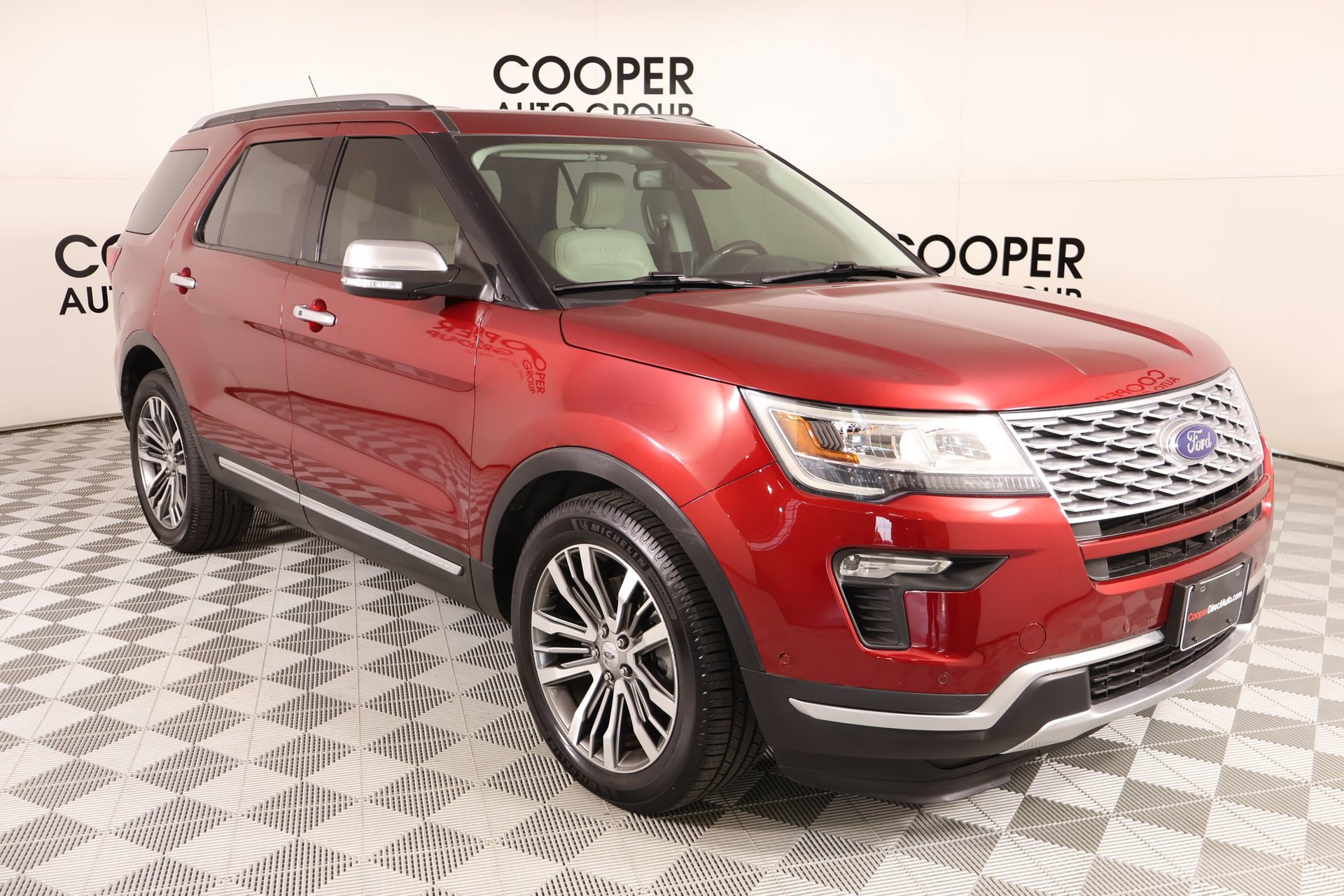Used 2019 Ford Explorer Platinum AWD/4WD image 1