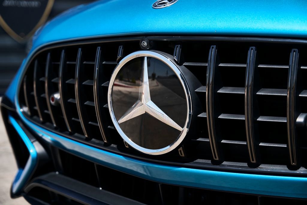 Used 2022 Mercedes-Benz SL 63 AMG 4MATIC w/ AMG Aerodynamic Package image 9