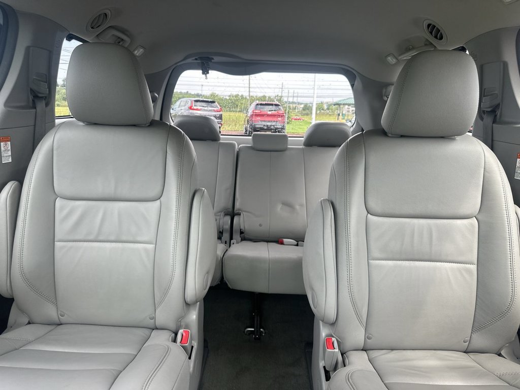 Used 2015 Toyota Sienna XLE Premium AWD/4WD image 13