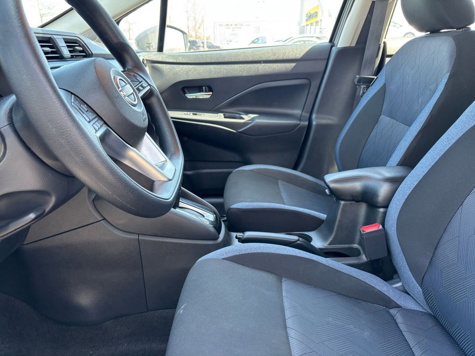 Used 2025 Nissan Versa SV FWD image 23