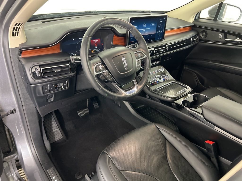 Used 2022 Lincoln Nautilus Reserve w/ Luxury Package image 12