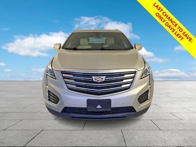 Used 2017 Cadillac XT5 Luxury w/ Driver Awareness Package FWD image 3