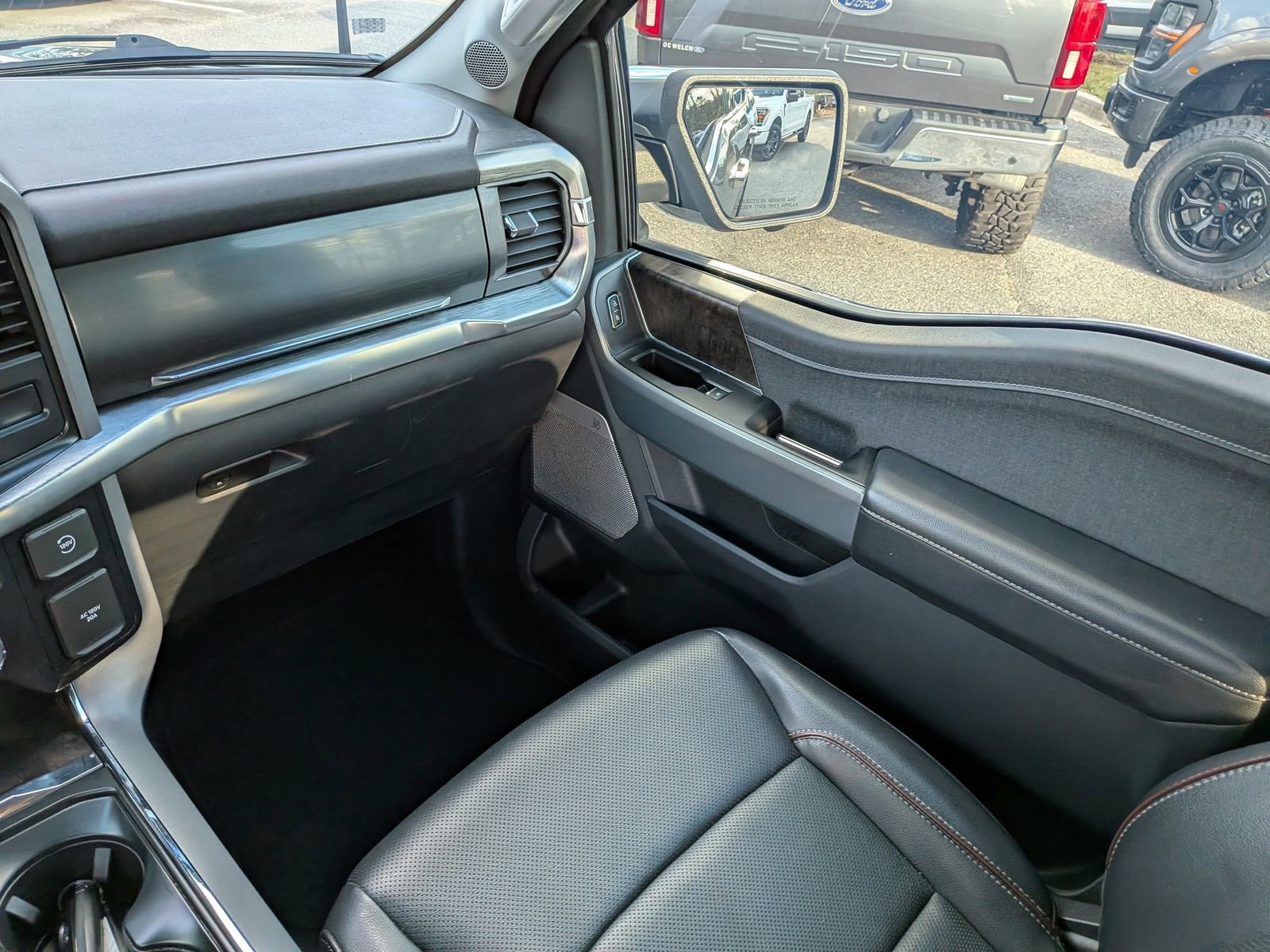 Certified 2023 Ford F150 Lariat w/ Equipment Group 502A High image 18