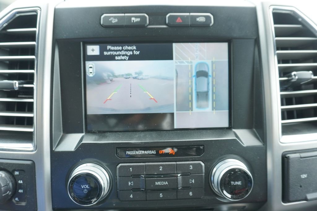 Used 2016 Ford F150 Platinum w/ Equipment Group 701A Luxury AWD/4WD image 9