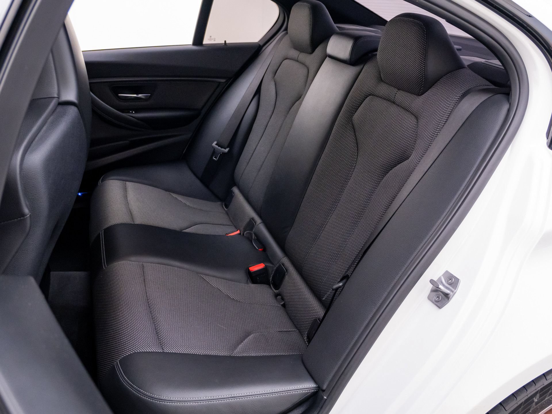 Used 2018 BMW M3 RWD image 18